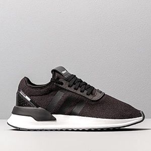 ADIDAS U_PATH X W
Core Black/ Purple Bleach/ Ftw White